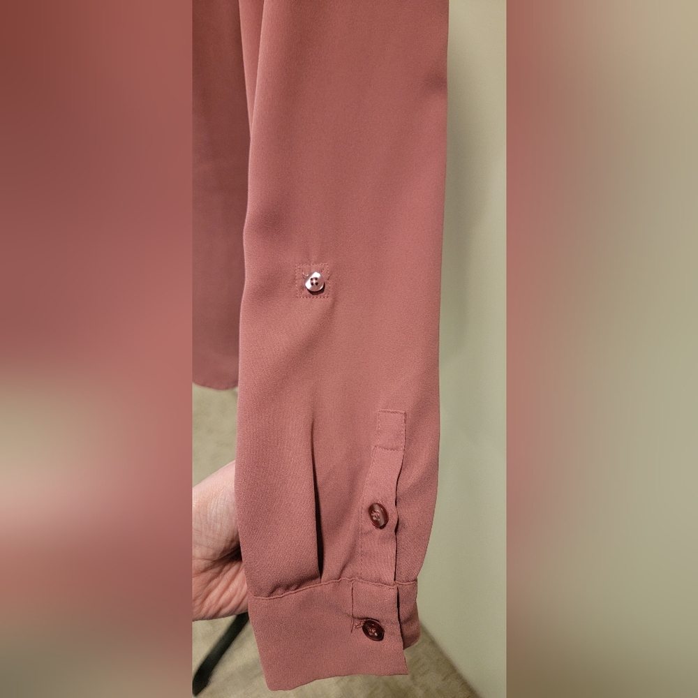 Elegant Mauve Dress with Pleated Accent - Picture 3 of 4